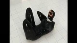 Rubber Bondage Video - spermaschluckerin