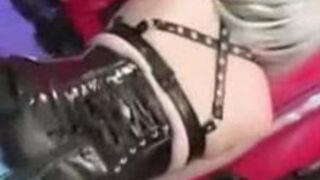 kinky whore Roxanne using rod Lock