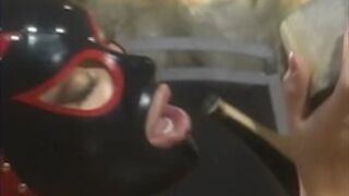 Diedre von Dutch Latex FemDom