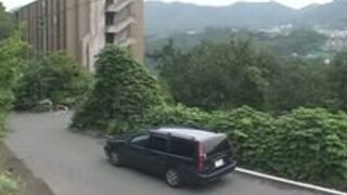 Japanese submissive gets her snatch shaved in bondage