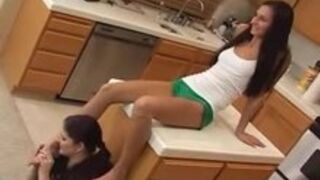 Lesbian Foot Worshipping