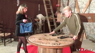 mature Francaise Poilue Corrigee Dans Un Jeu BDSM