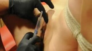 Vacuum pumping the clit