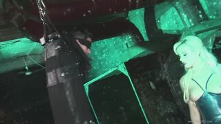 Eager chick in Latex