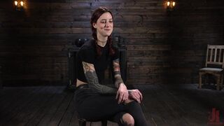 Sufferint Tattooed chick