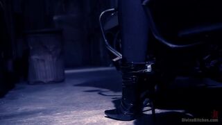 Her Muscles, Her Pleasure