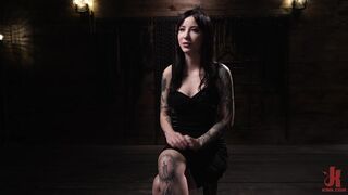 Charlotte Sartre: Extreme Bondage