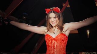 Dungeon Domination of Evelina Darling