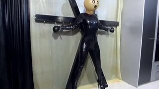 ProduktionsGeile Gummipuppen scene 3