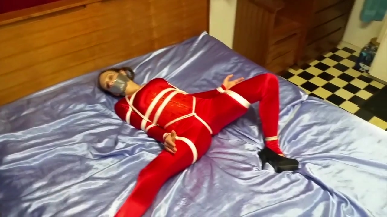 HD Shiny Bound Simone Spread in Red Pt2