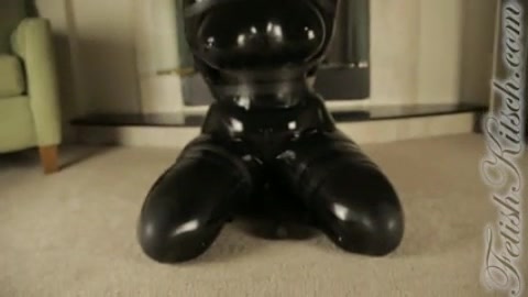 Inflatable Rubber Bondage - Latex, straps and Inflatable Plug - Videos - hcBDSM.com